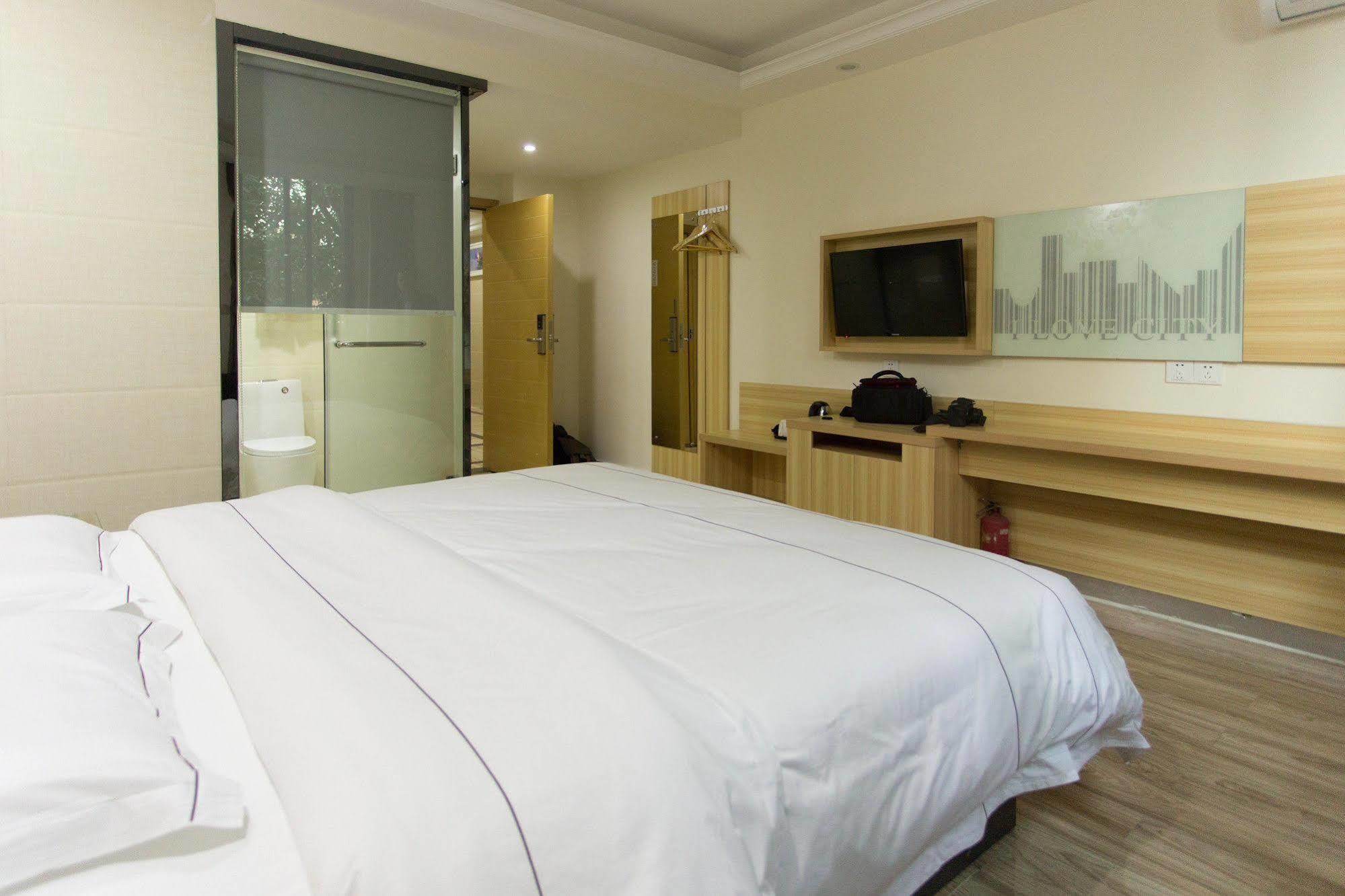 Jiamei Hotel Guangzhou Bagian luar foto