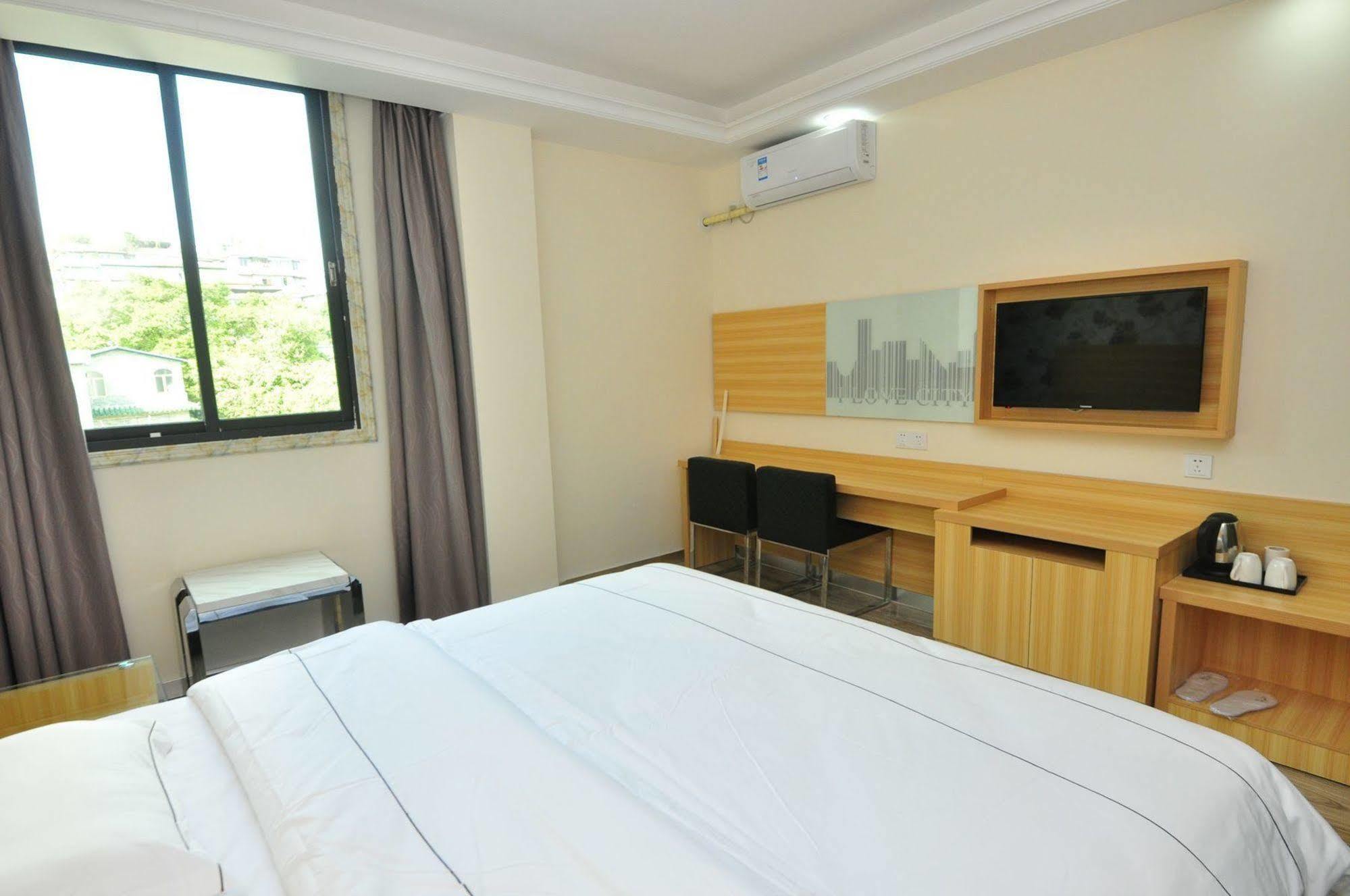Jiamei Hotel Guangzhou Bagian luar foto