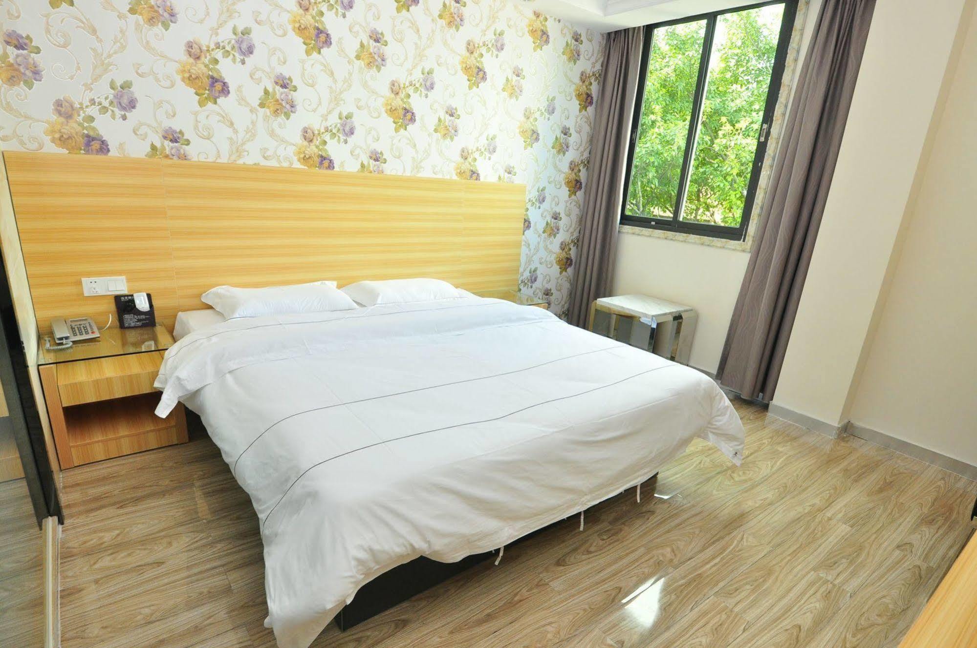 Jiamei Hotel Guangzhou Bagian luar foto